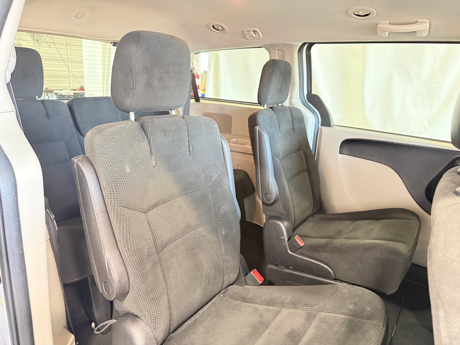 Thumbnail: 2016 Dodge Grand Caravan - 6