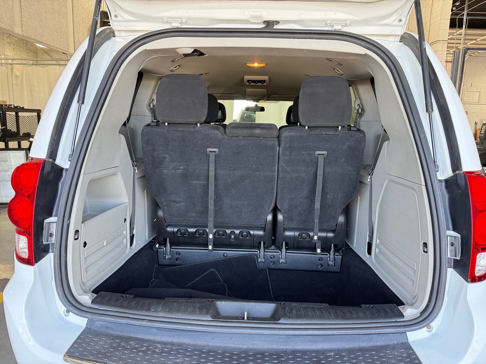 Thumbnail: 2016 Dodge Grand Caravan - 7