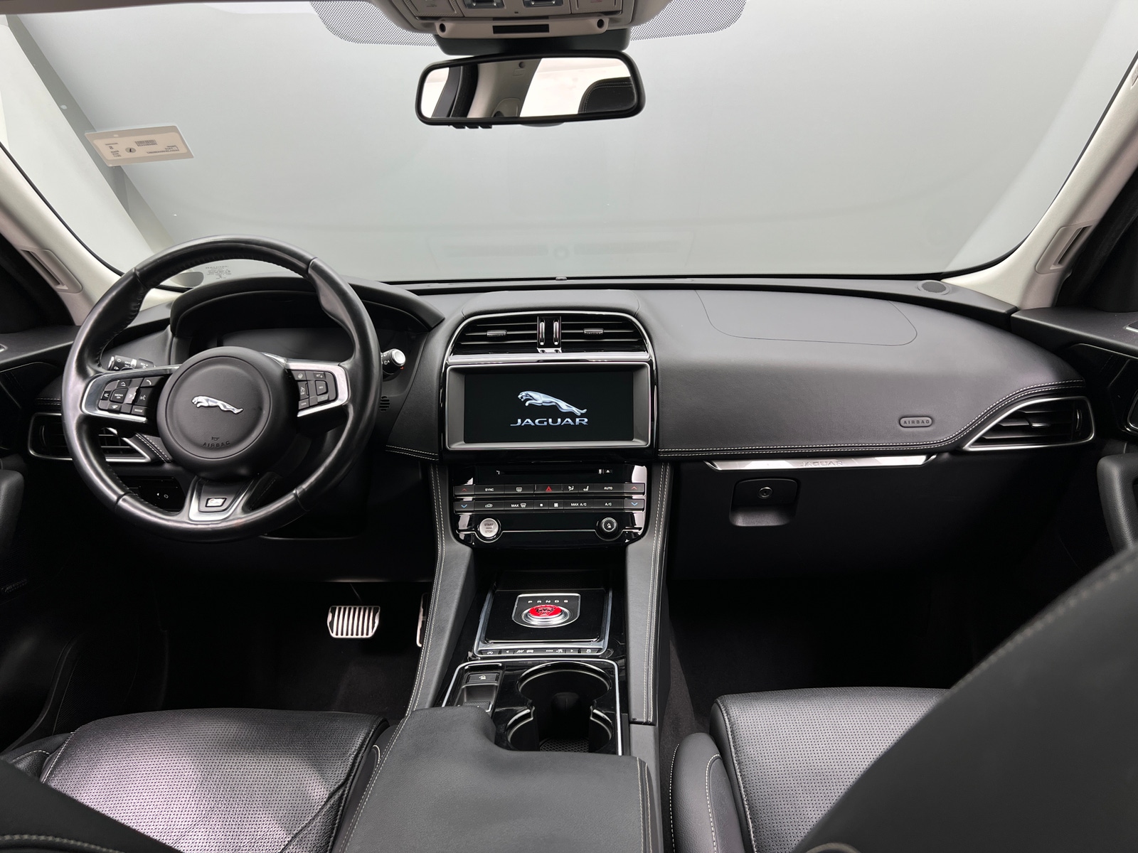 Thumbnail: 2017 Jaguar F-Pace - 2