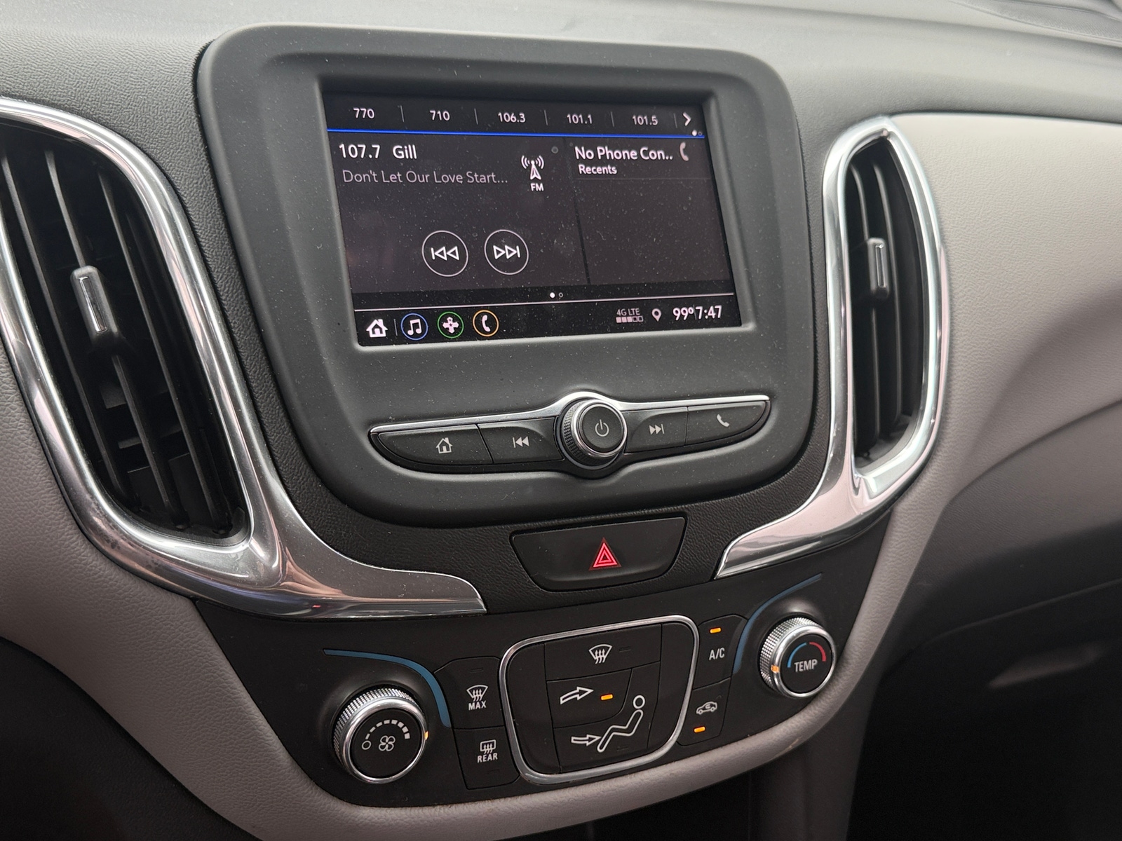 Thumbnail: 2020 Chevrolet Equinox - 4