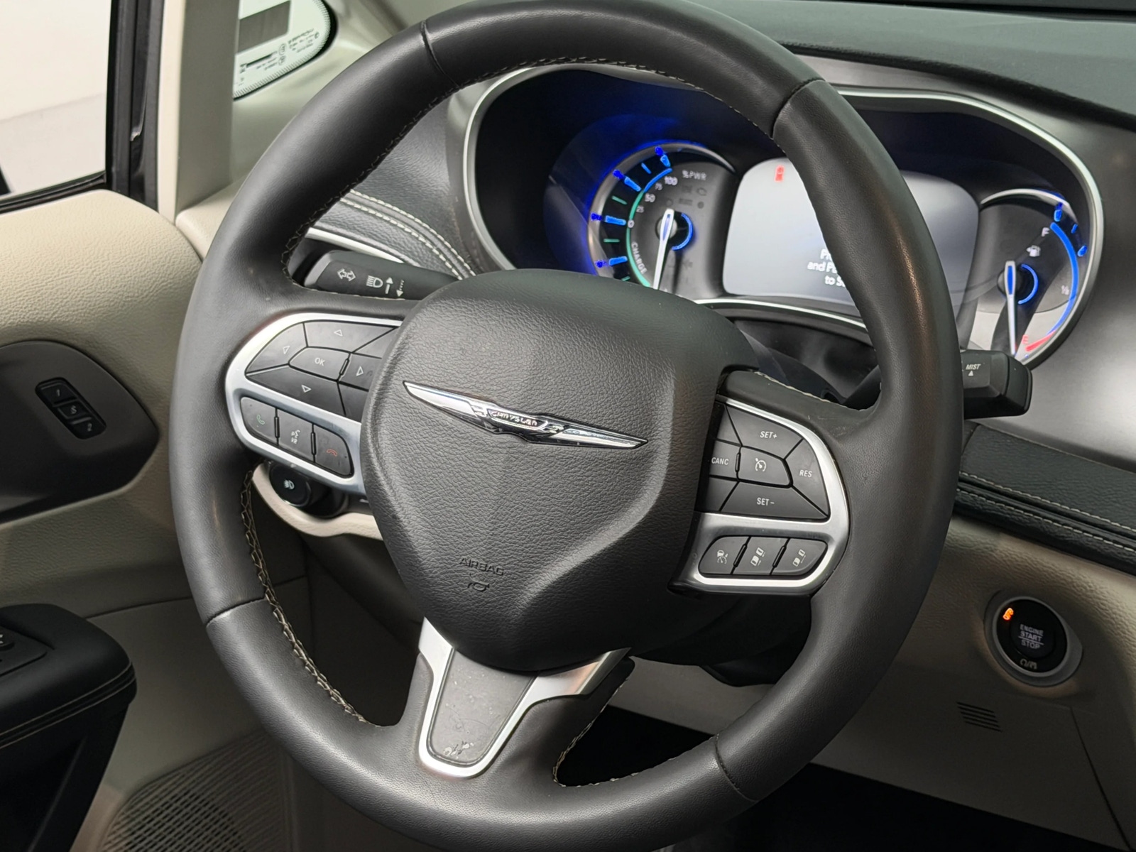 Thumbnail: 2024 Chrysler Pacifica - 4
