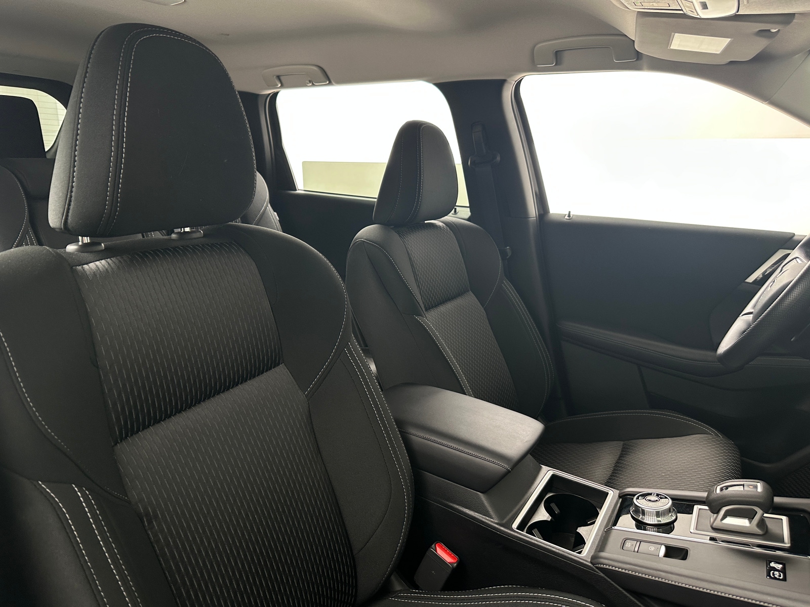 Thumbnail: 2025 Mitsubishi Outlander - 2
