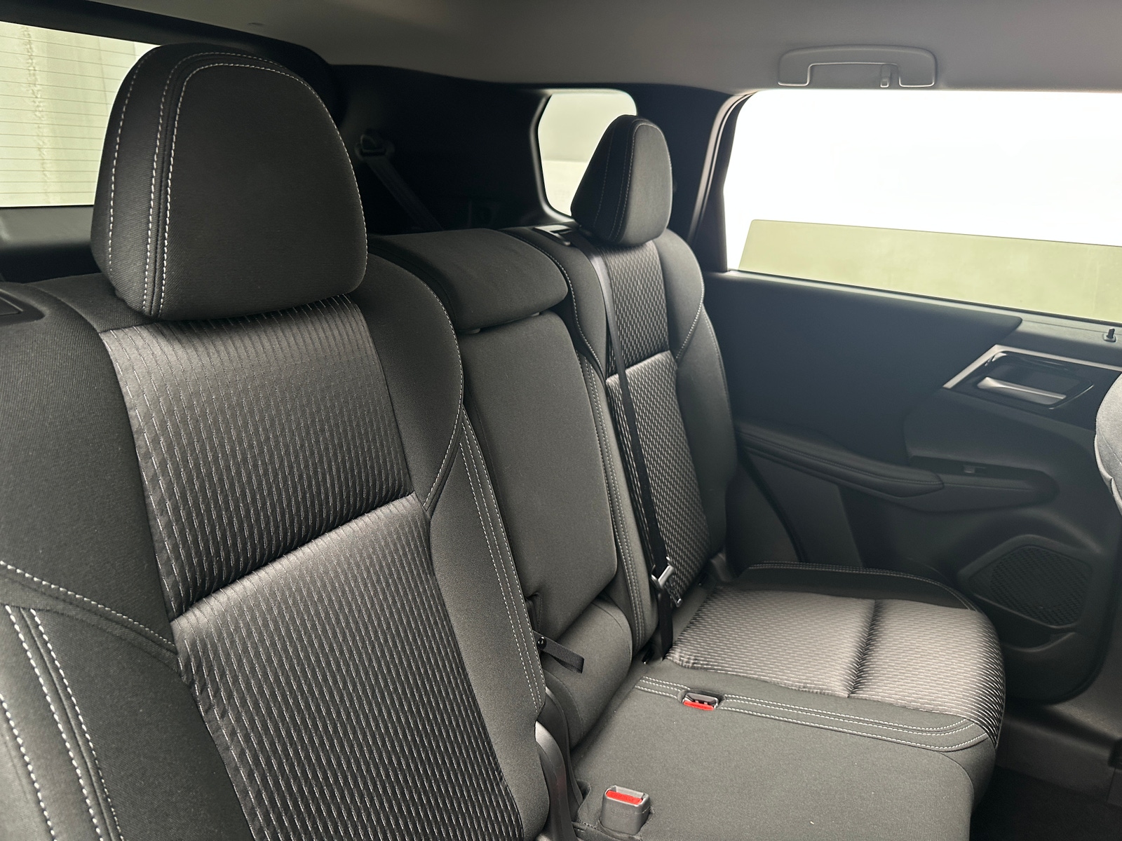 Thumbnail: 2025 Mitsubishi Outlander - 6