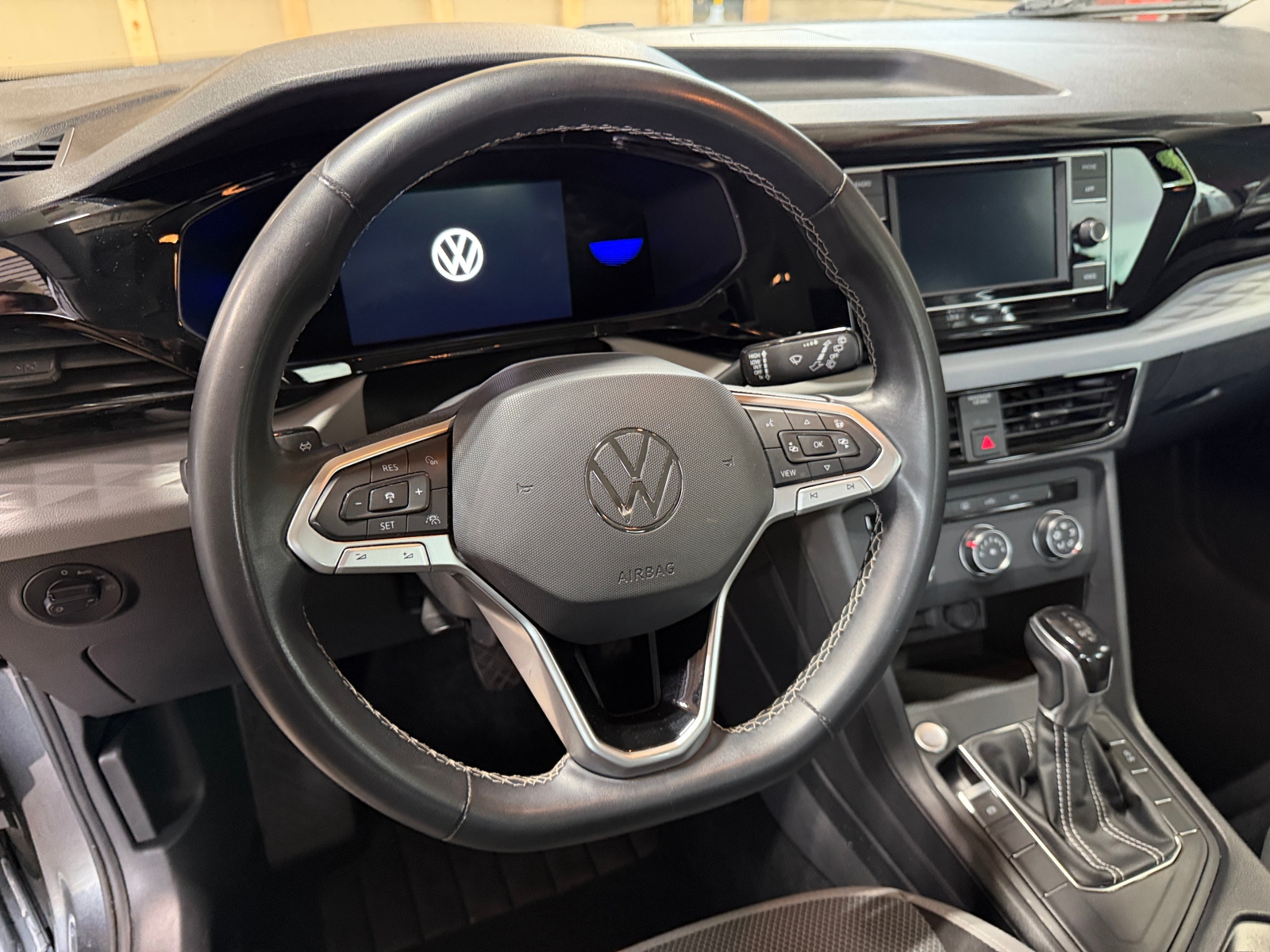 Thumbnail: 2022 Volkswagen Taos - 5