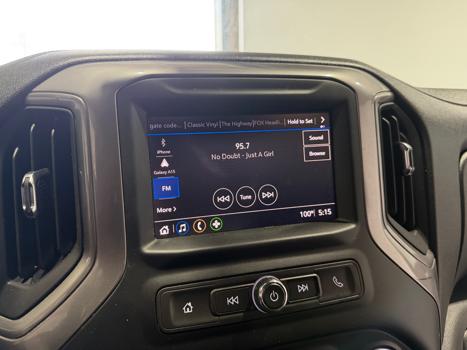 Thumbnail: 2022 Chevrolet Silverado 1500 - 4