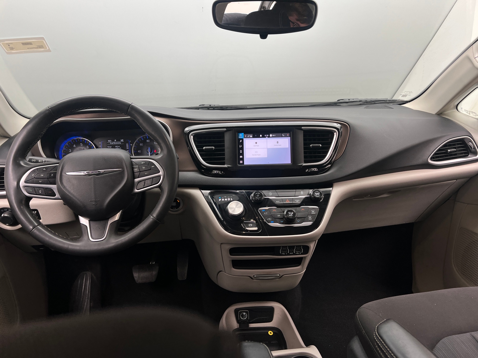 Thumbnail: 2023 Chrysler Voyager - 3