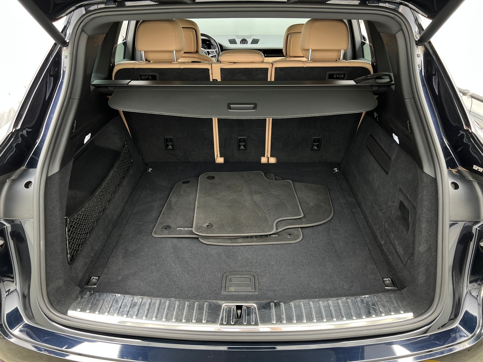 Thumbnail: 2020 Porsche Cayenne - 6