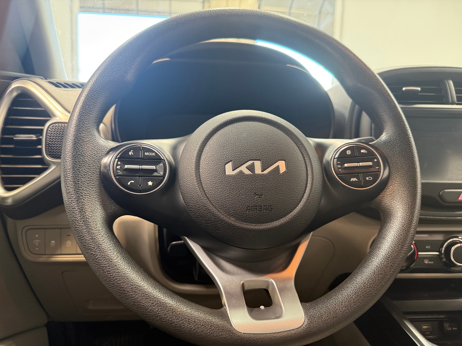 Thumbnail: 2023 Kia Soul - 5