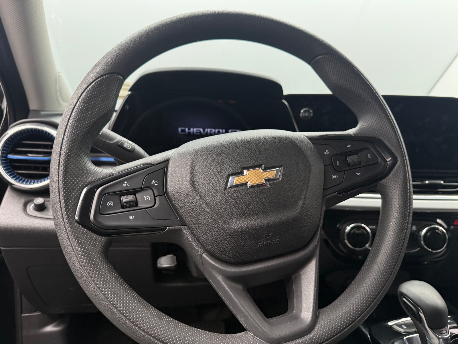 Thumbnail: 2025 Chevrolet Trax - 5