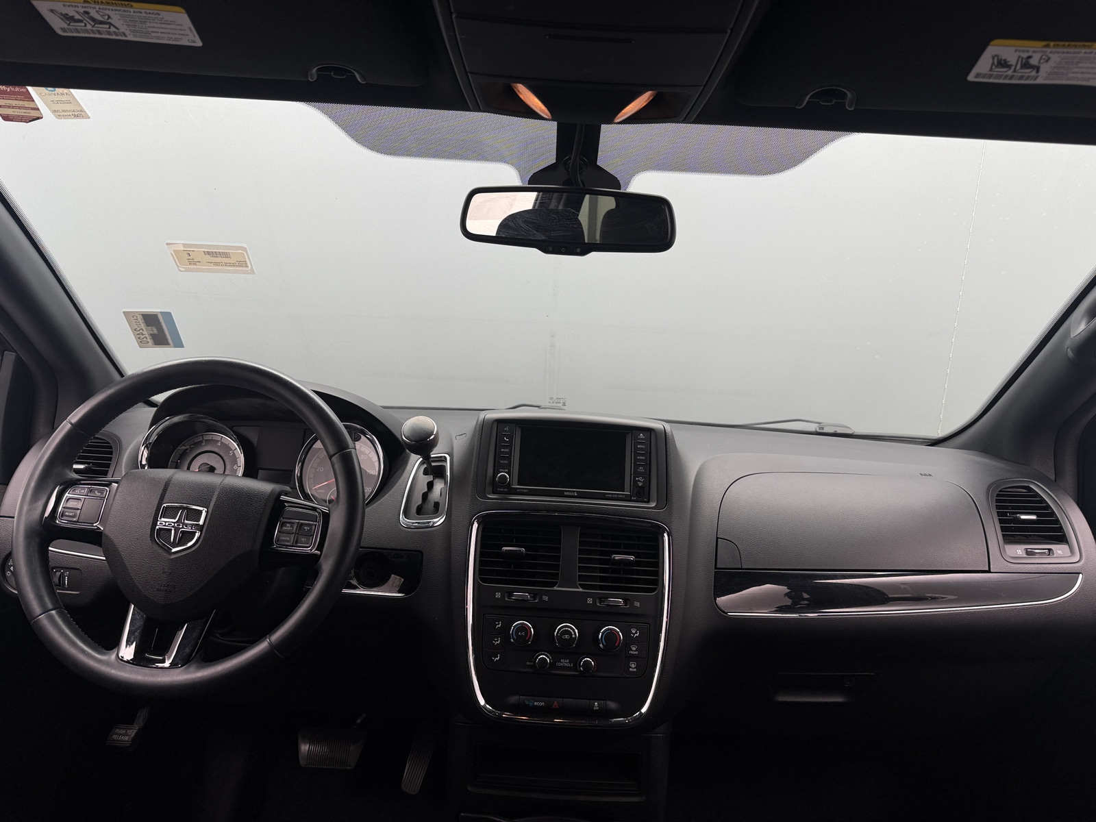 Thumbnail: 2018 Dodge Grand Caravan - 3