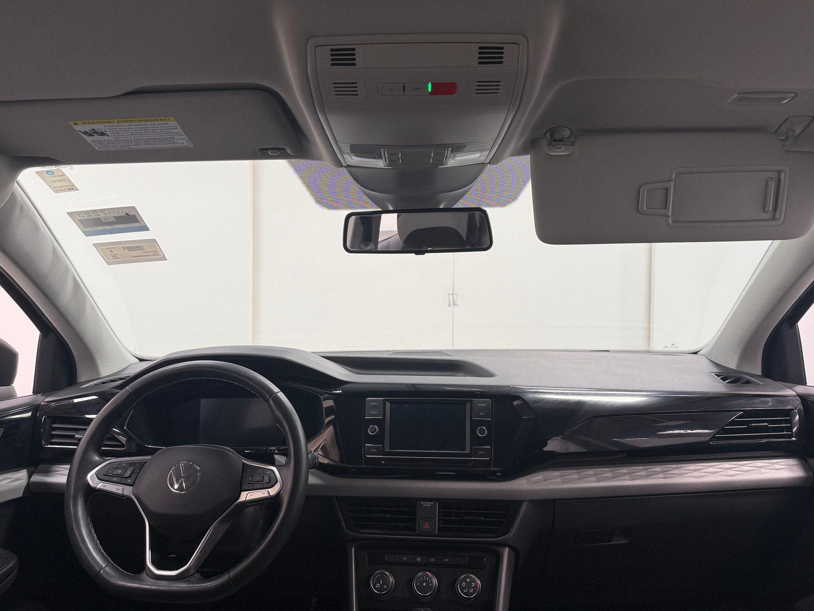 Thumbnail: 2022 Volkswagen Taos - 3