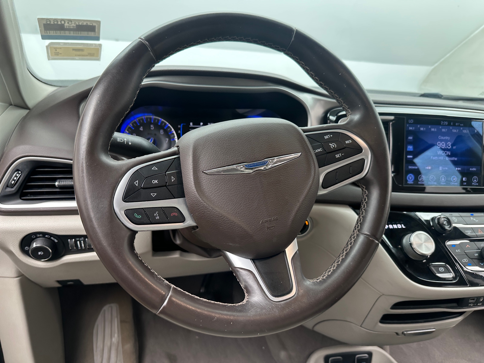 Thumbnail: 2017 Chrysler Pacifica - 4