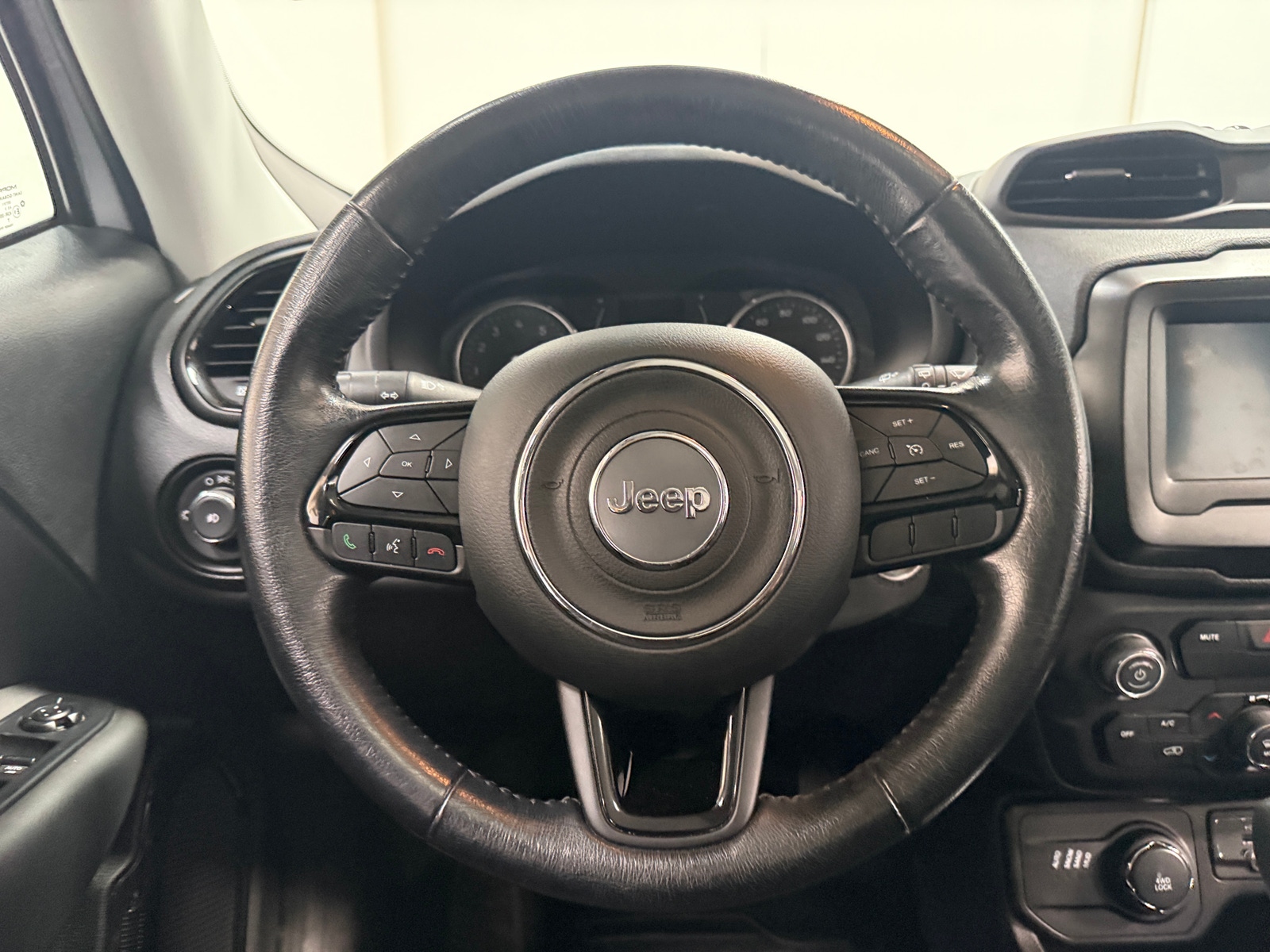 Thumbnail: 2019 Jeep Renegade - 5
