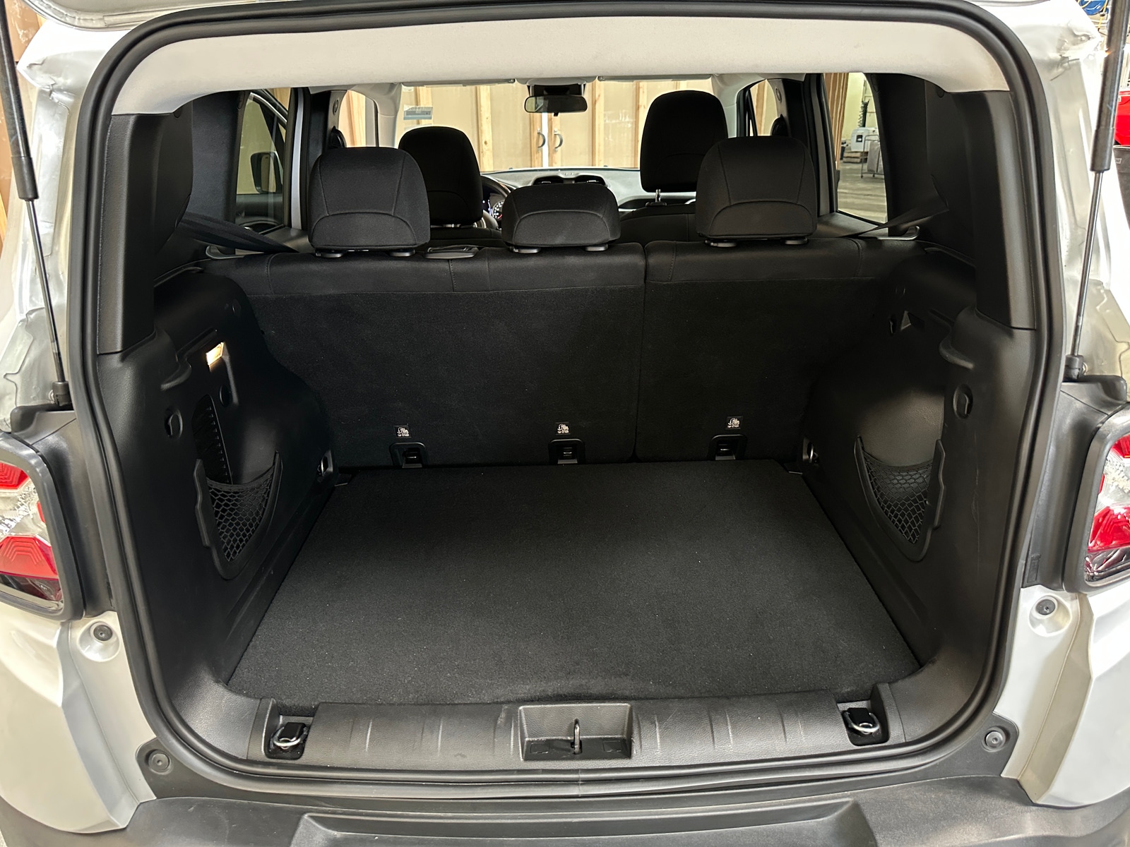 Thumbnail: 2019 Jeep Renegade - 7
