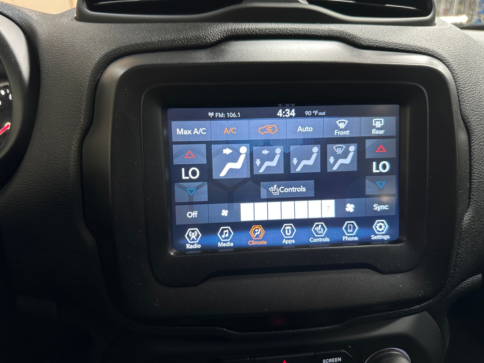 Thumbnail: 2019 Jeep Renegade - 4