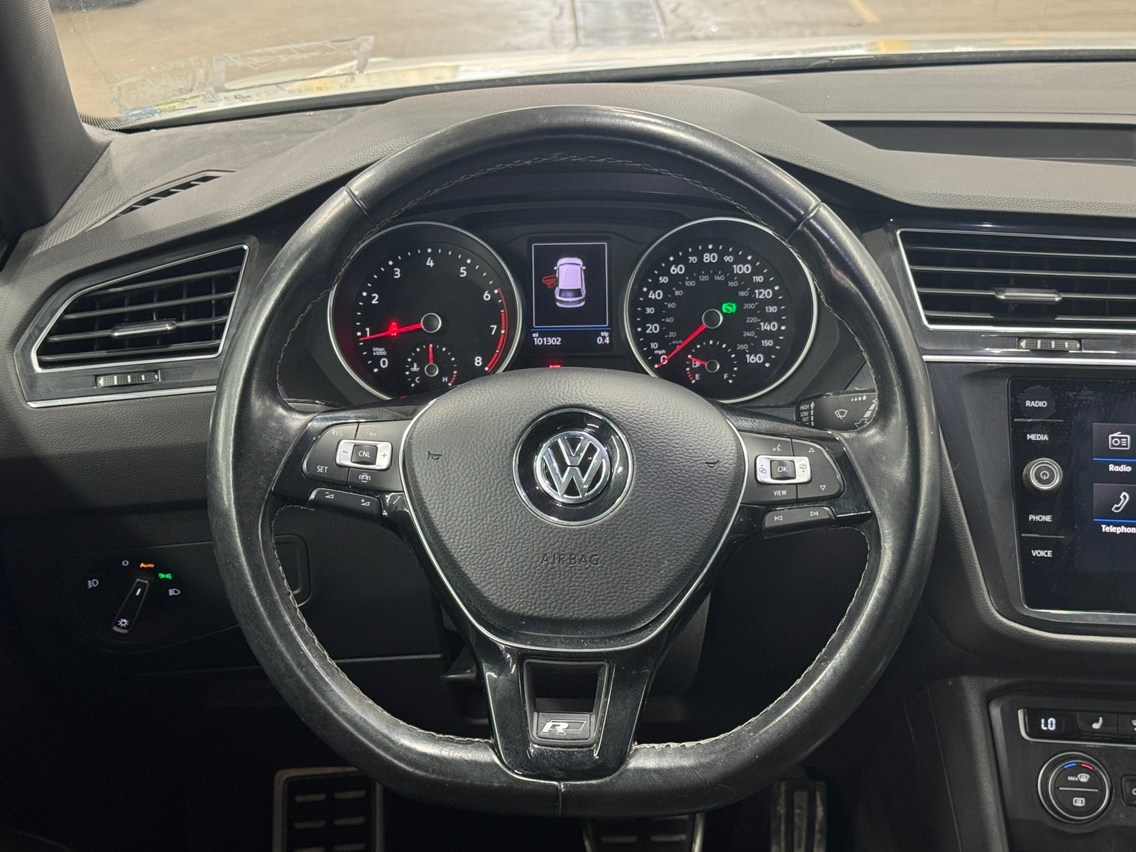 Thumbnail: 2020 Volkswagen Tiguan - 4