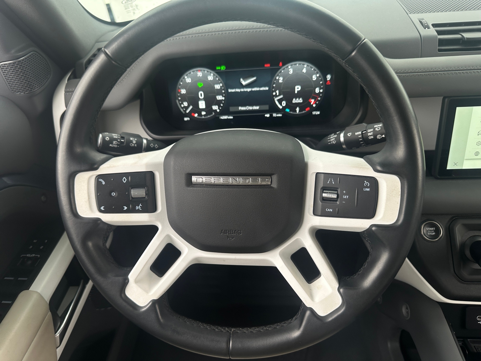Thumbnail: 2023 Land Rover Defender - 4