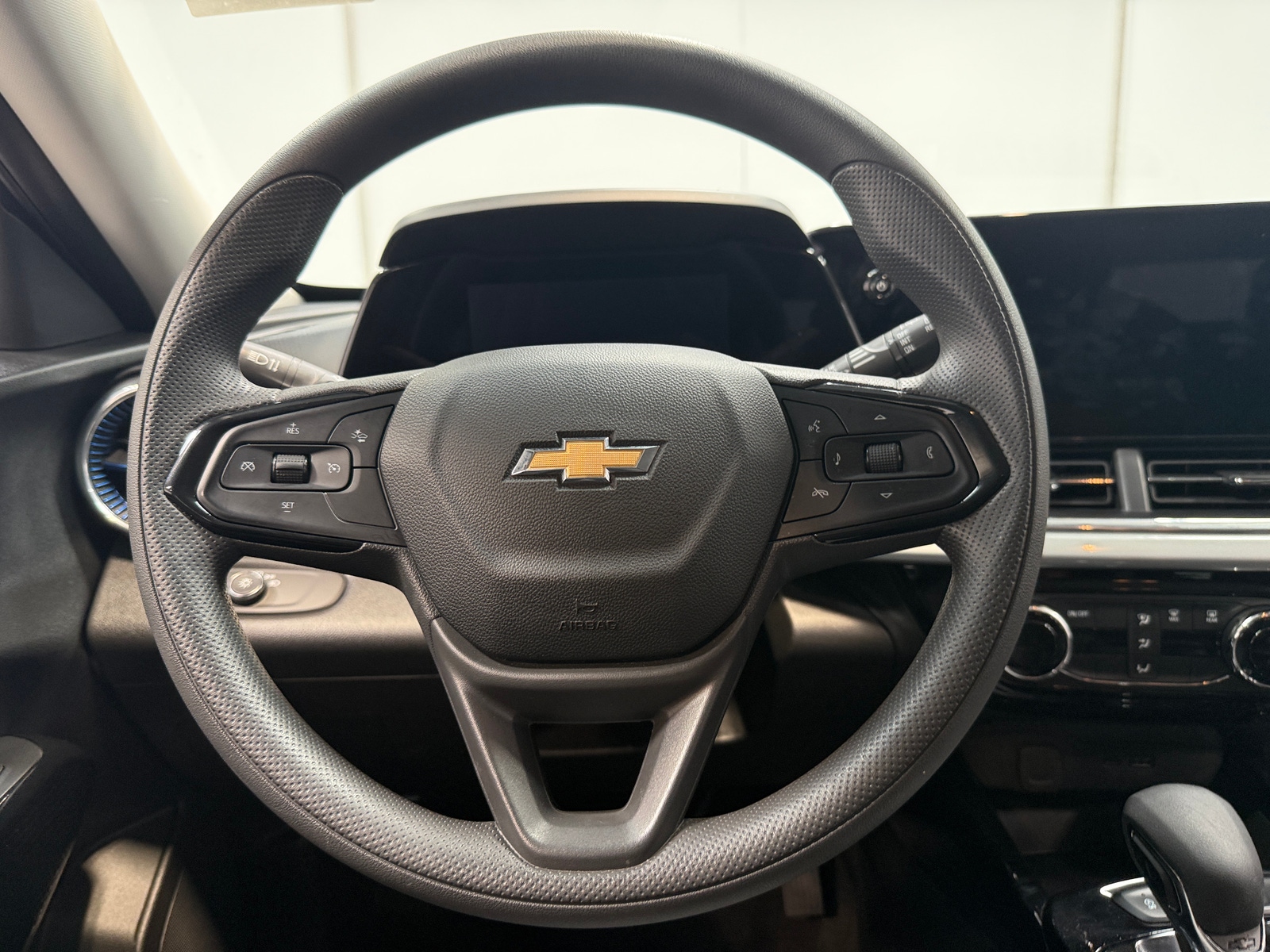 Thumbnail: 2025 Chevrolet Trax - 5