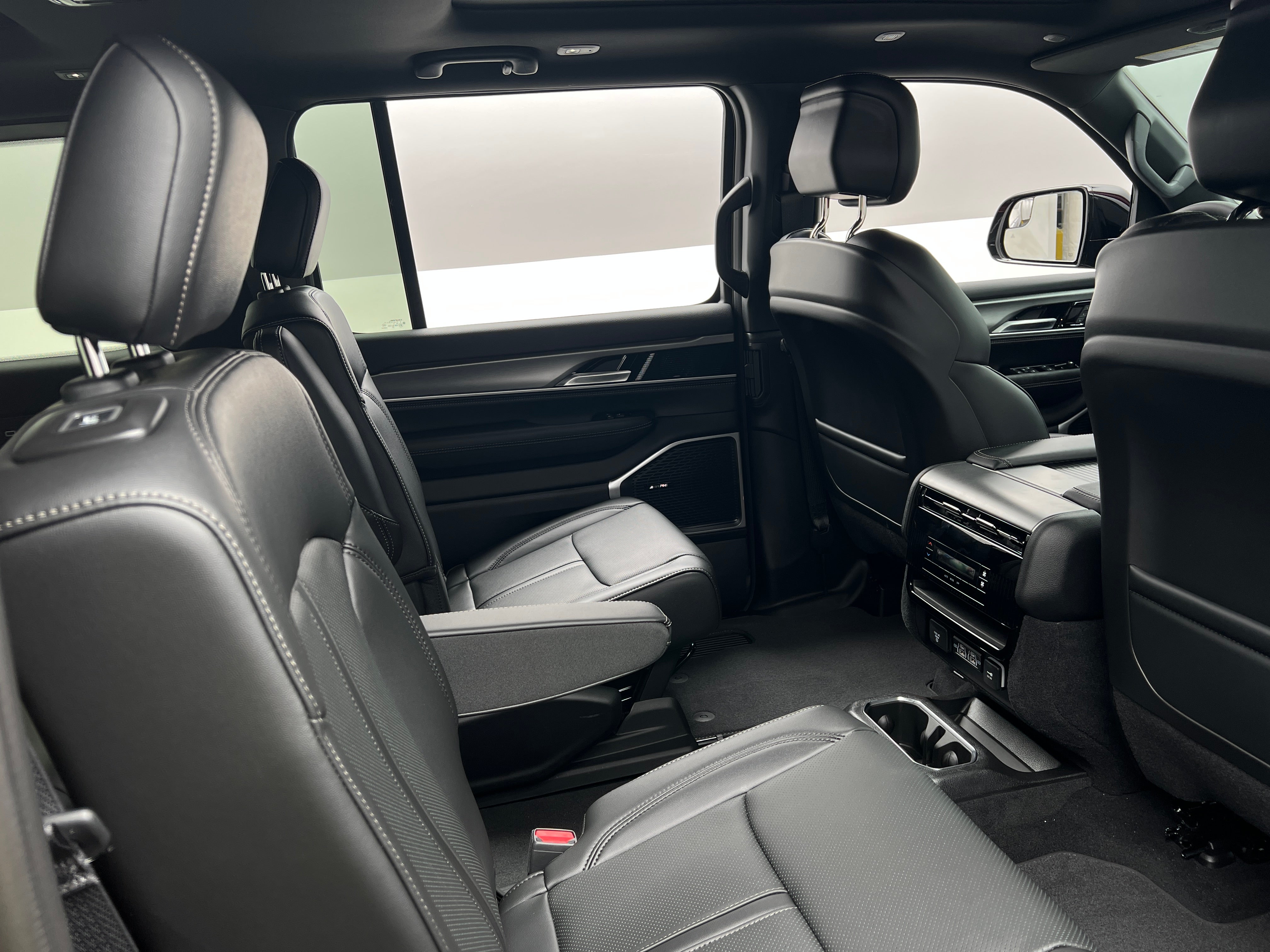 2026 Jeep Grand Wagoneer Base - Photo 3