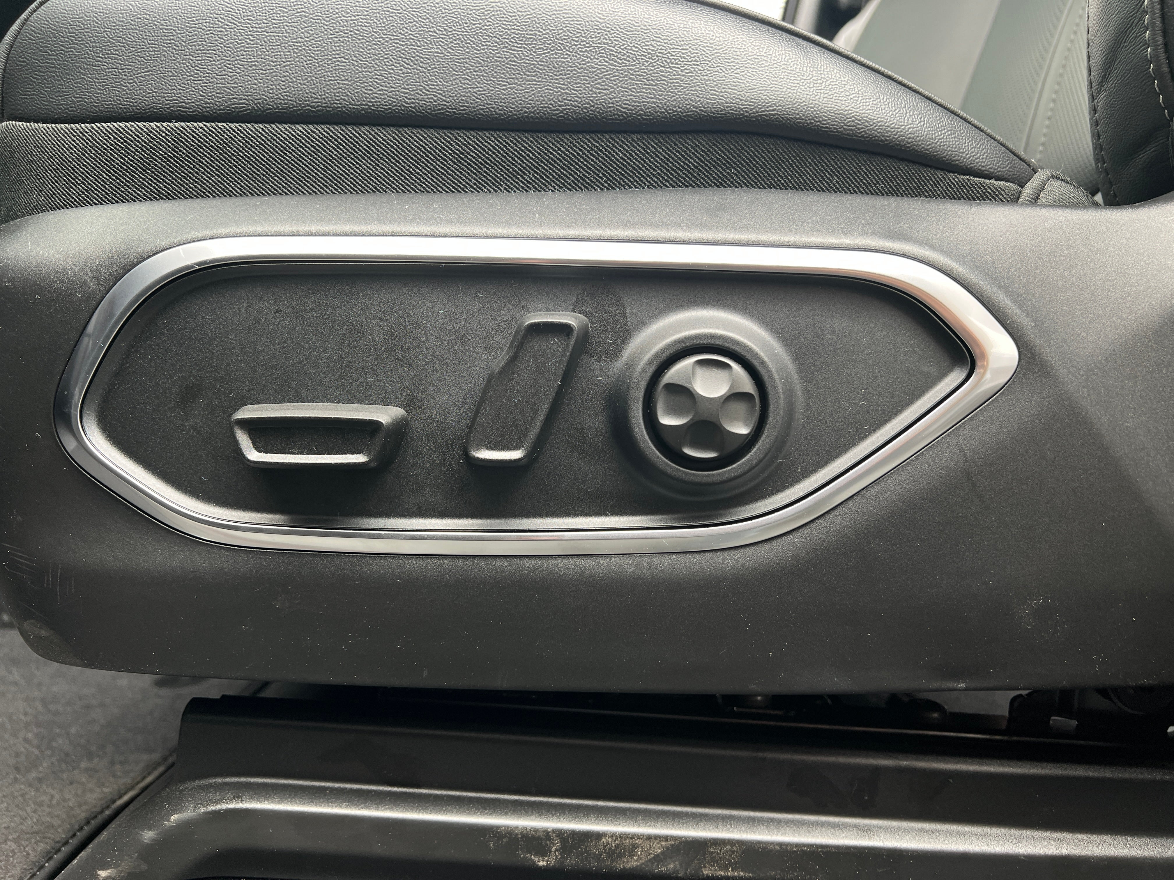 2026 Jeep Grand Wagoneer Base - Photo 12