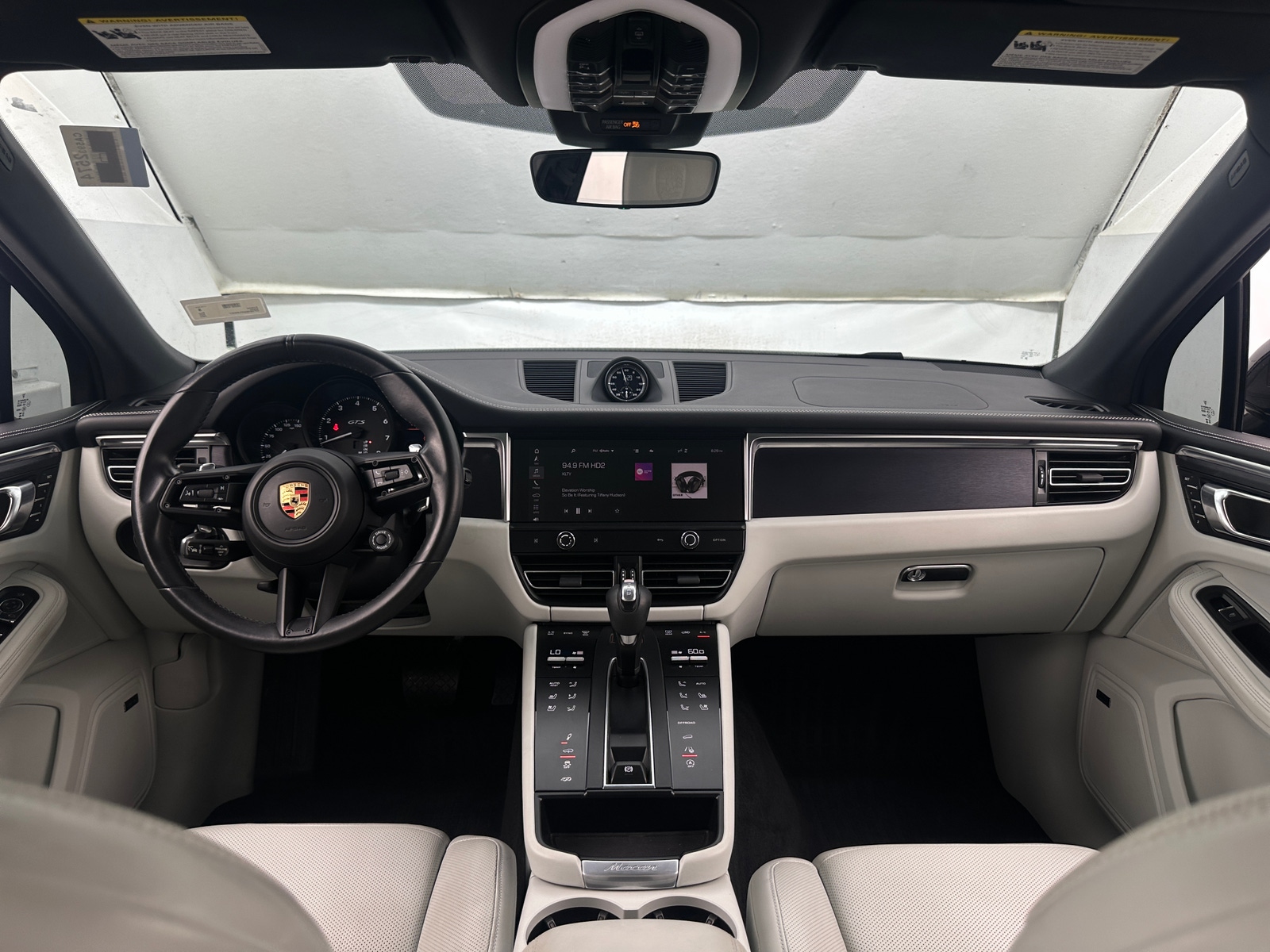 Thumbnail: 2023 Porsche Macan - 2