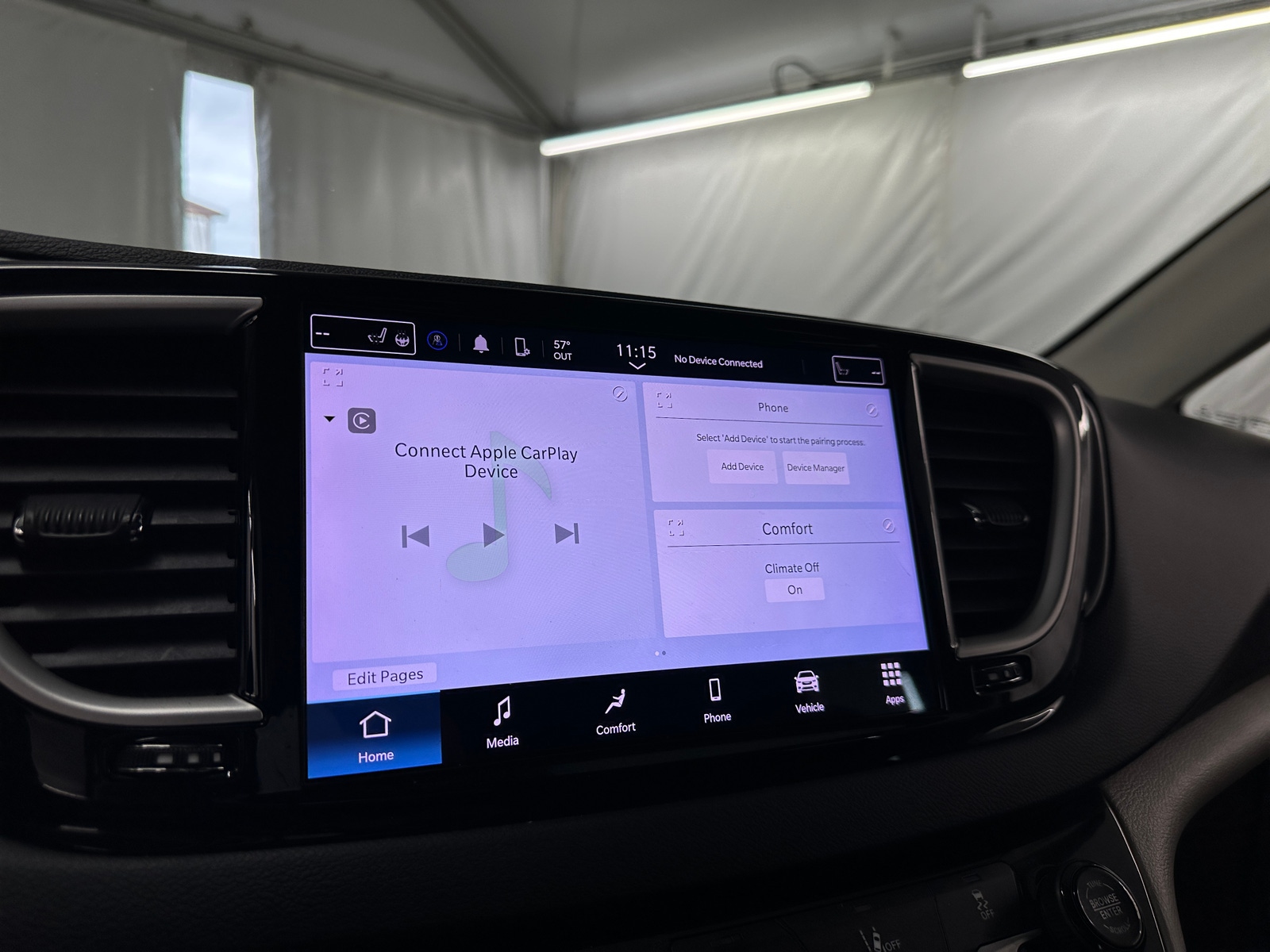 Thumbnail: 2022 Chrysler Pacifica - 3