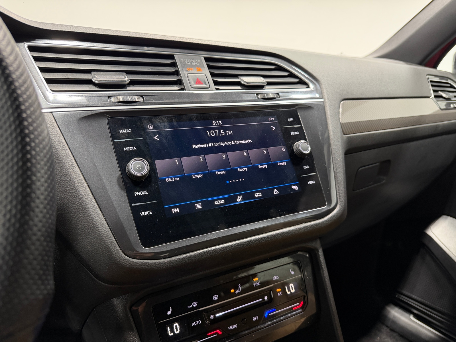 Thumbnail: 2024 Volkswagen Tiguan - 3