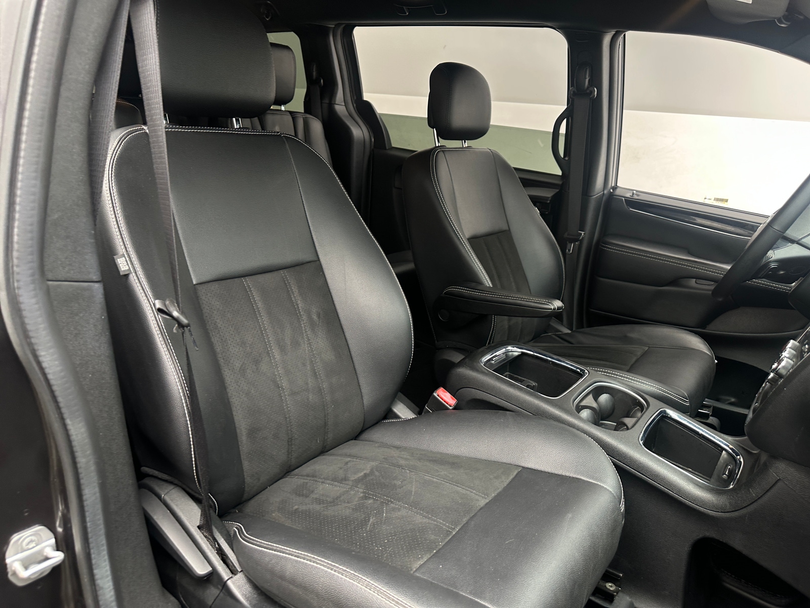 Thumbnail: 2019 Dodge Grand Caravan - 2