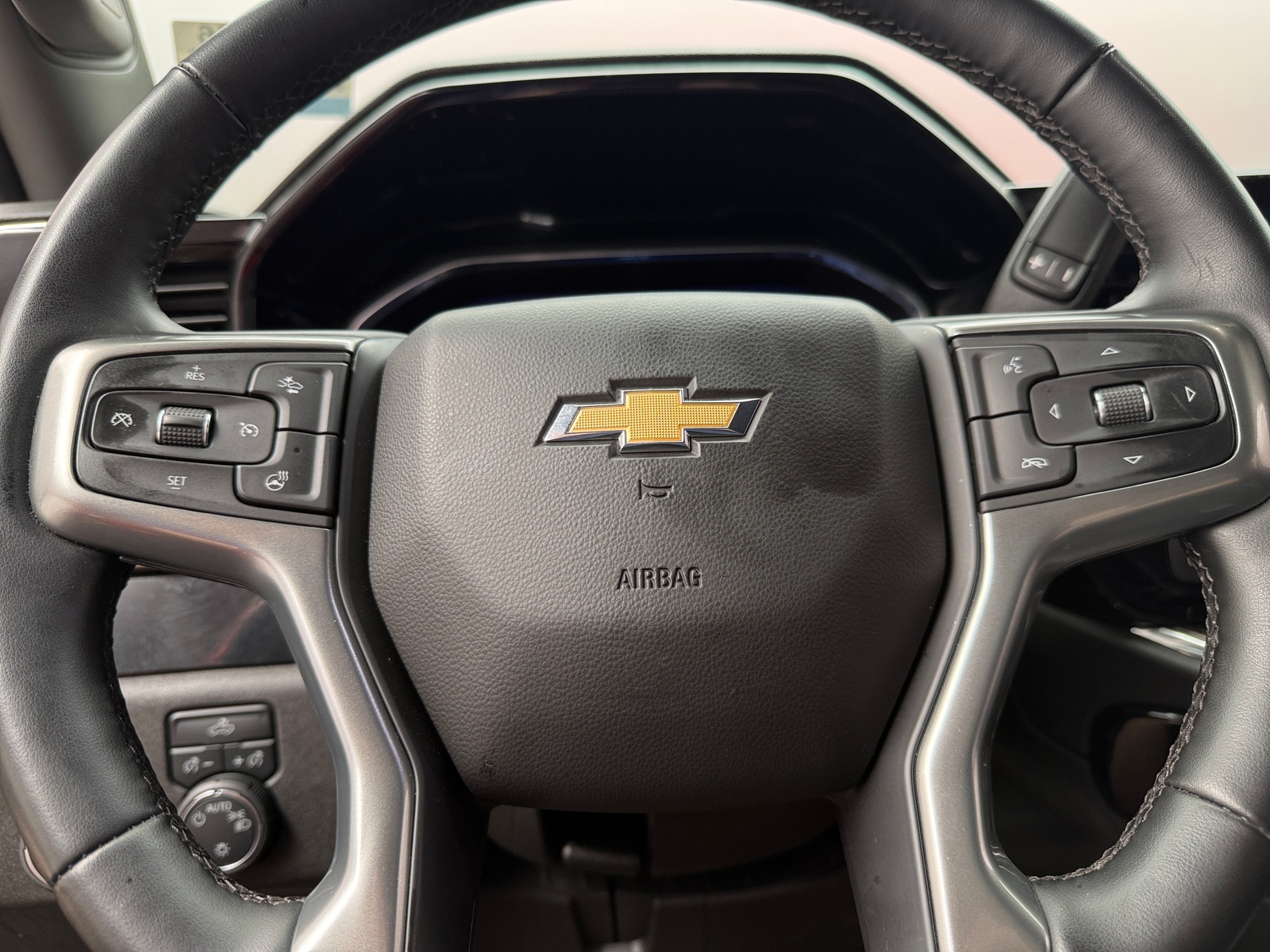 Thumbnail: 2024 Chevrolet Silverado 1500 - 5