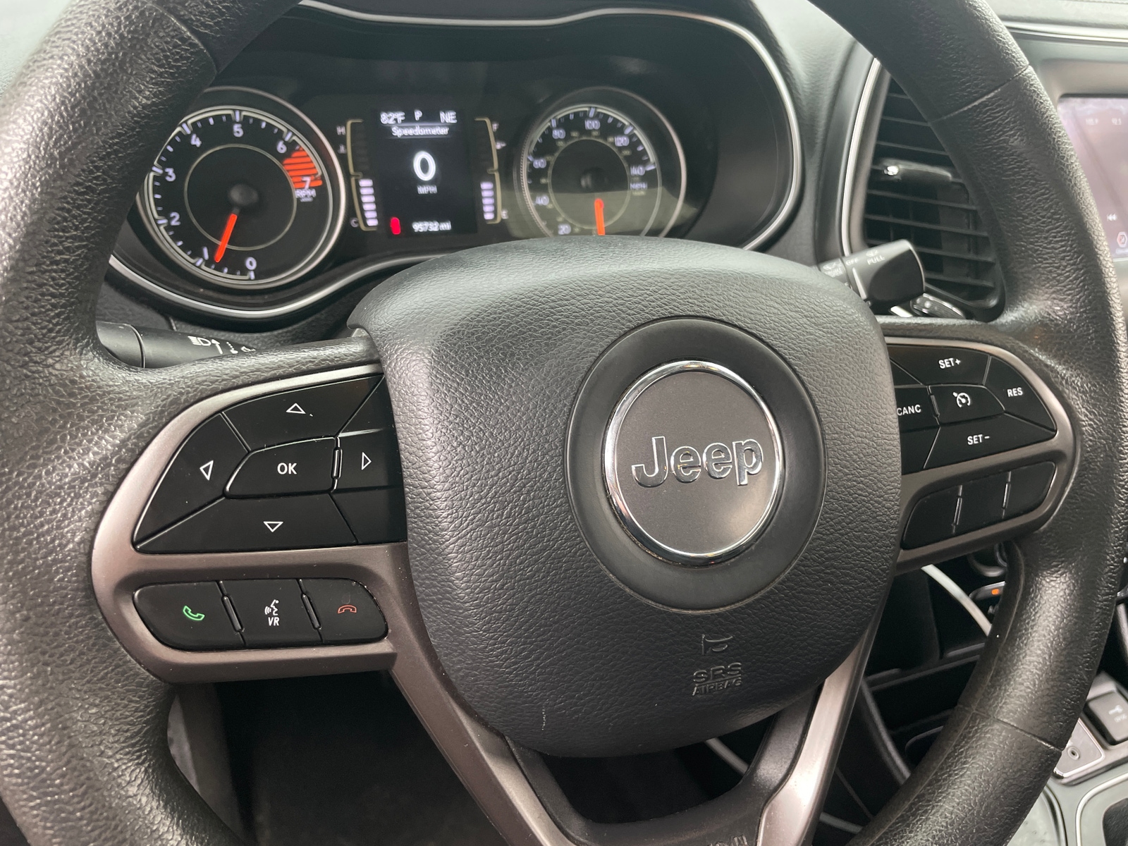 Thumbnail: 2020 Jeep Cherokee - 5