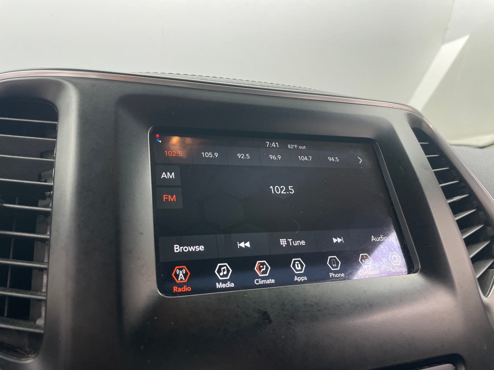 Thumbnail: 2020 Jeep Cherokee - 4