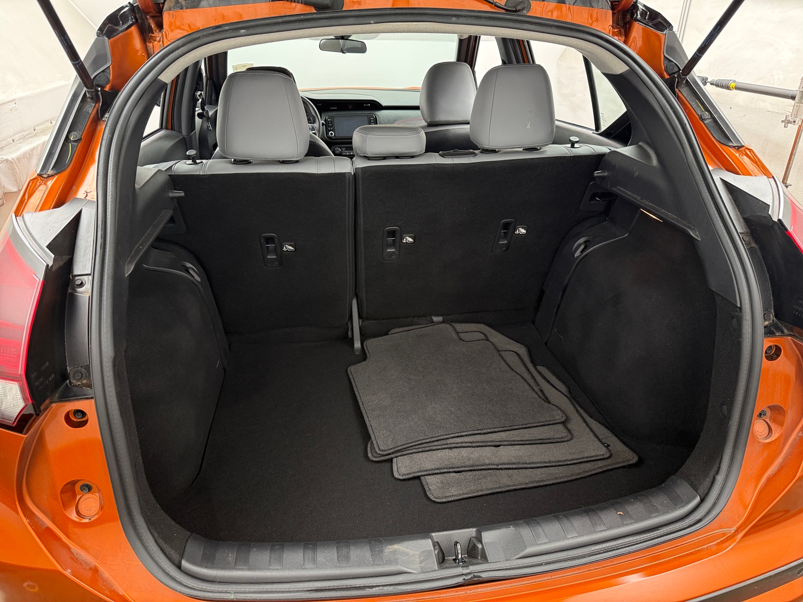 Thumbnail: 2023 Nissan Kicks - 7