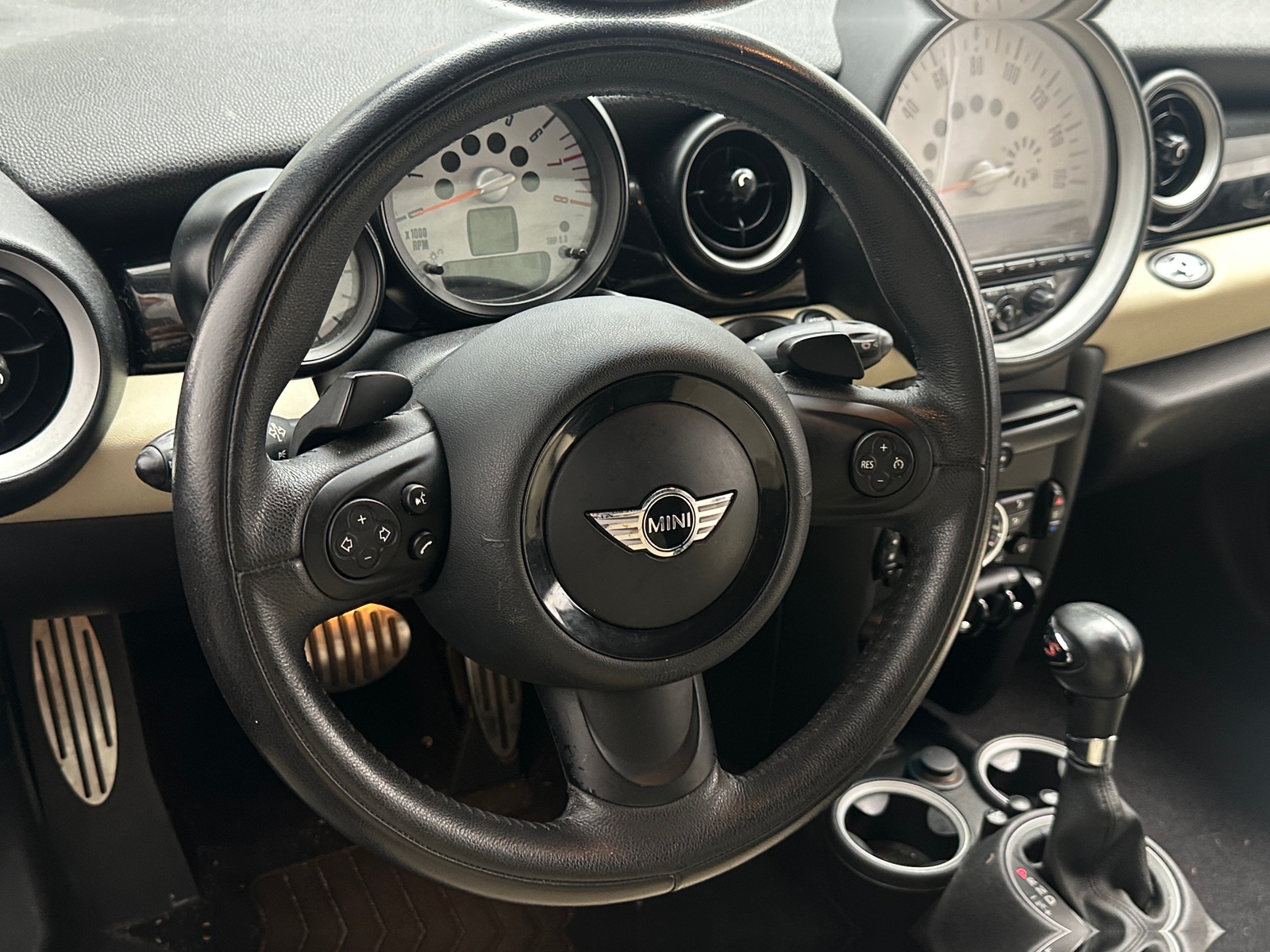 Thumbnail: 2013 MINI Cooper Roadster - 4