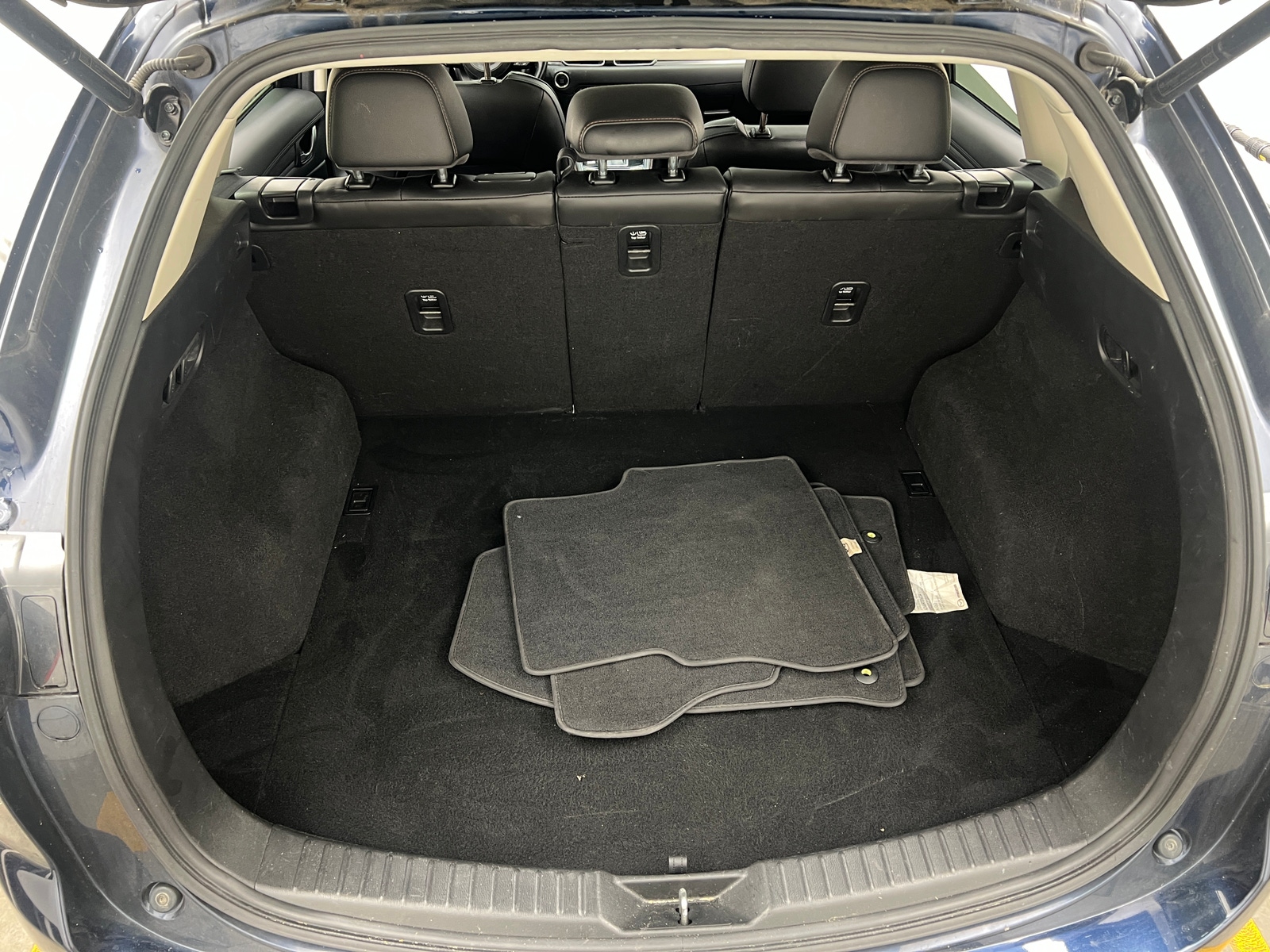 Thumbnail: 2020 Mazda CX-5 - 6