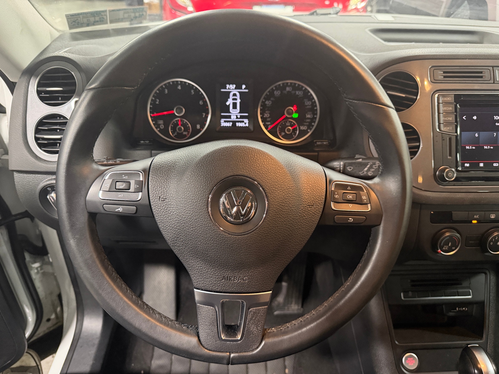 Thumbnail: 2017 Volkswagen Tiguan - 5