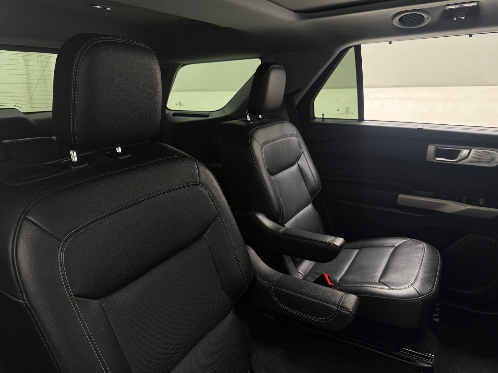 Thumbnail: 2022 Ford Explorer - 5