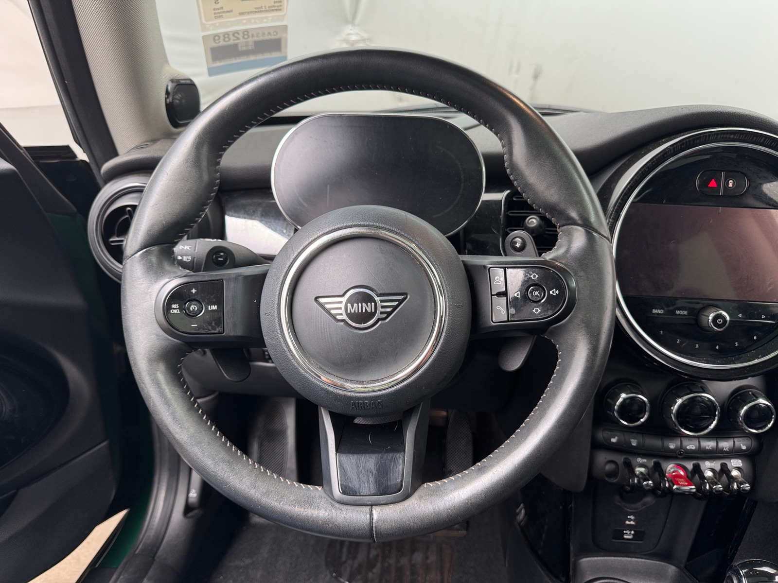 Thumbnail: 2022 MINI Cooper Hardtop - 4