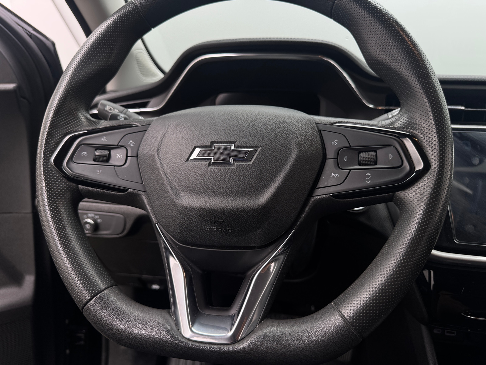Thumbnail: 2023 Chevrolet Bolt EUV - 5
