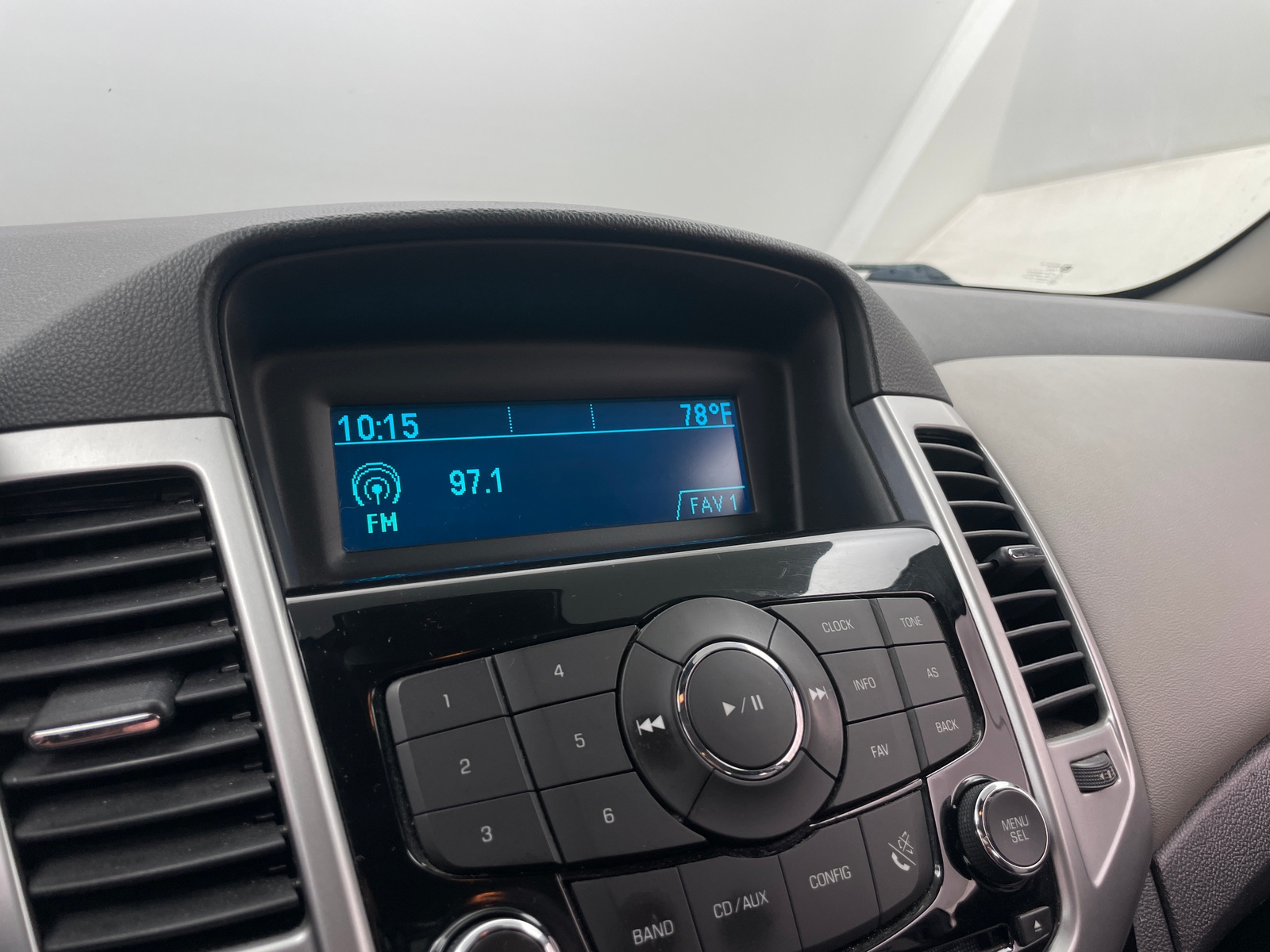 Thumbnail: 2013 Chevrolet Cruze - 4