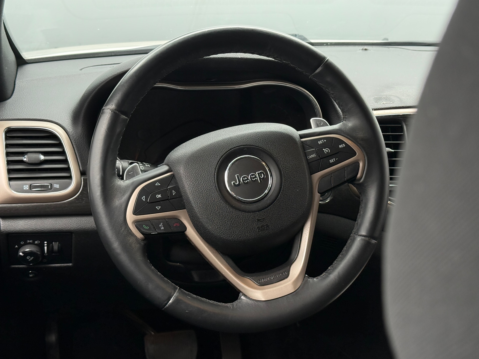 Thumbnail: 2017 Jeep Grand Cherokee - 5