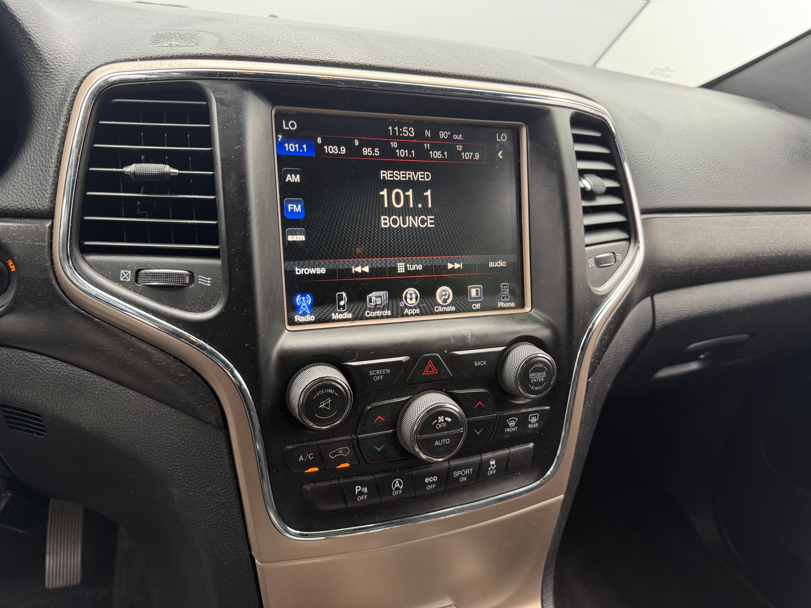 Thumbnail: 2017 Jeep Grand Cherokee - 4
