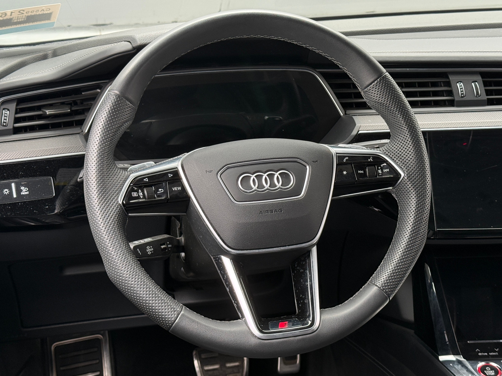Thumbnail: 2024 Audi SQ8 e-tron - 4