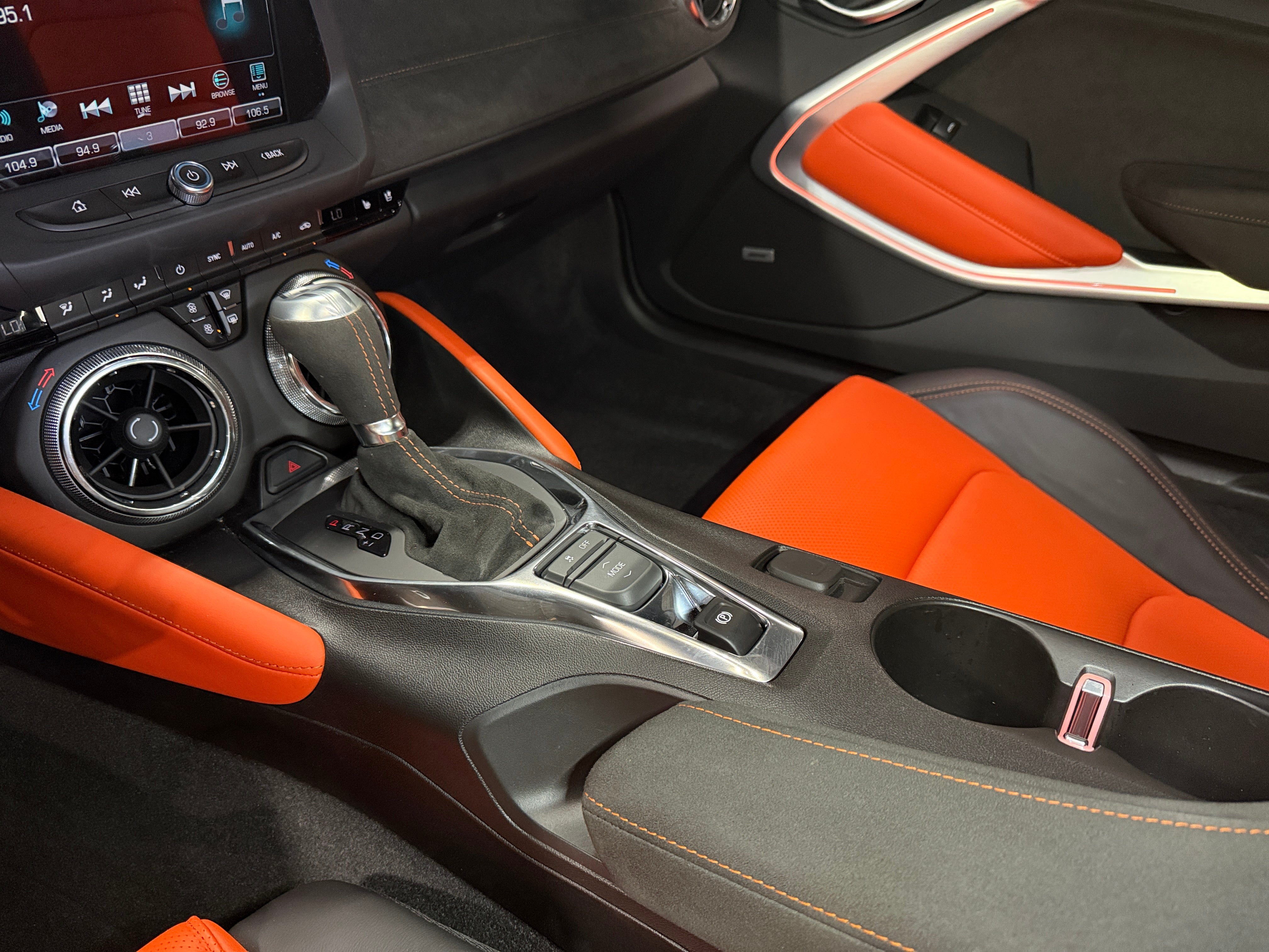2018 Chevrolet Camaro 2LT - Photo 4