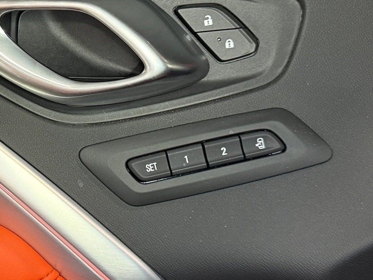 2018 Chevrolet Camaro 2LT - Photo 18