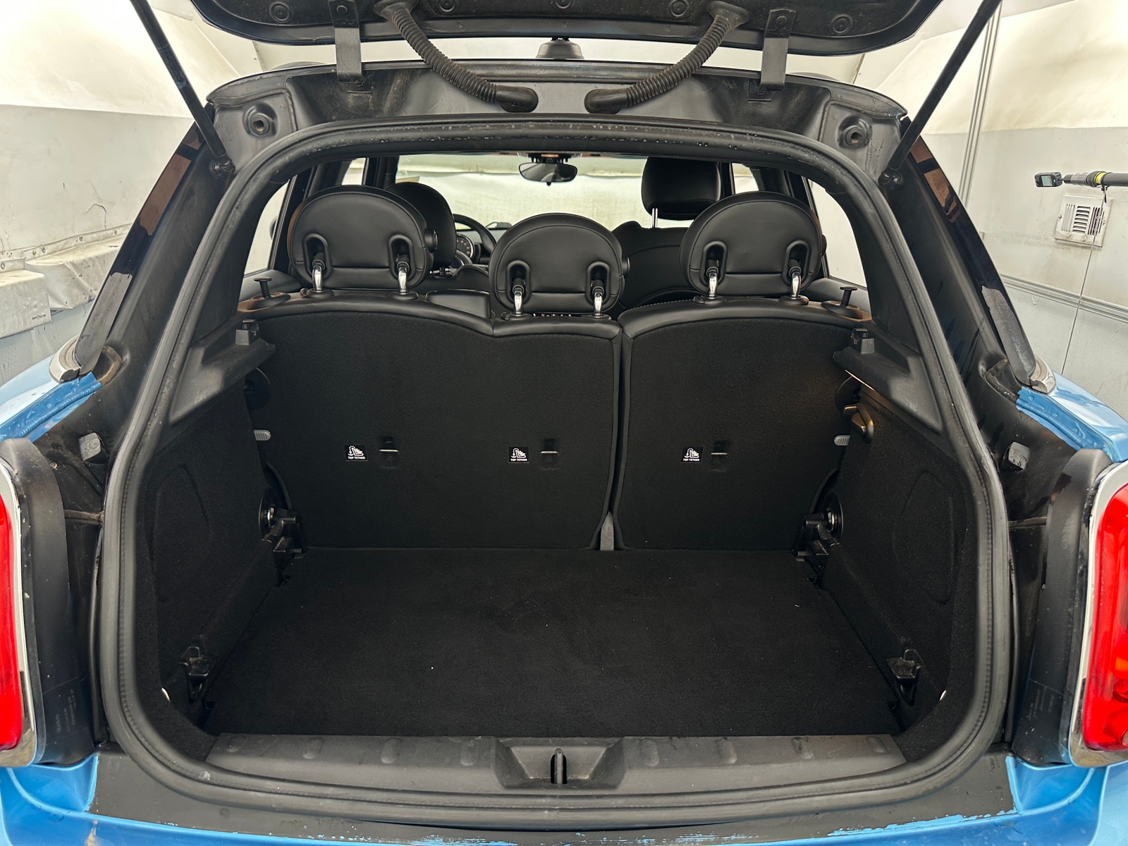 Thumbnail: 2017 MINI Cooper Hardtop - 6