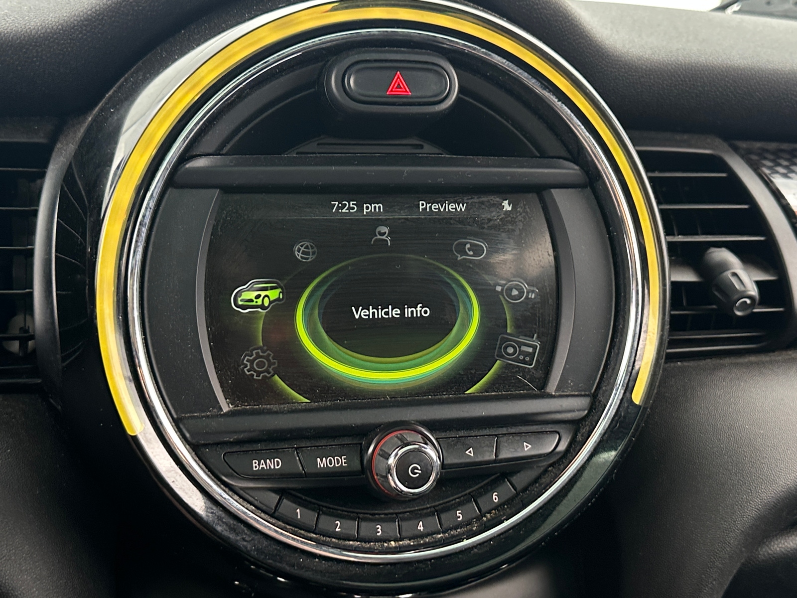 Thumbnail: 2017 MINI Cooper Hardtop - 3