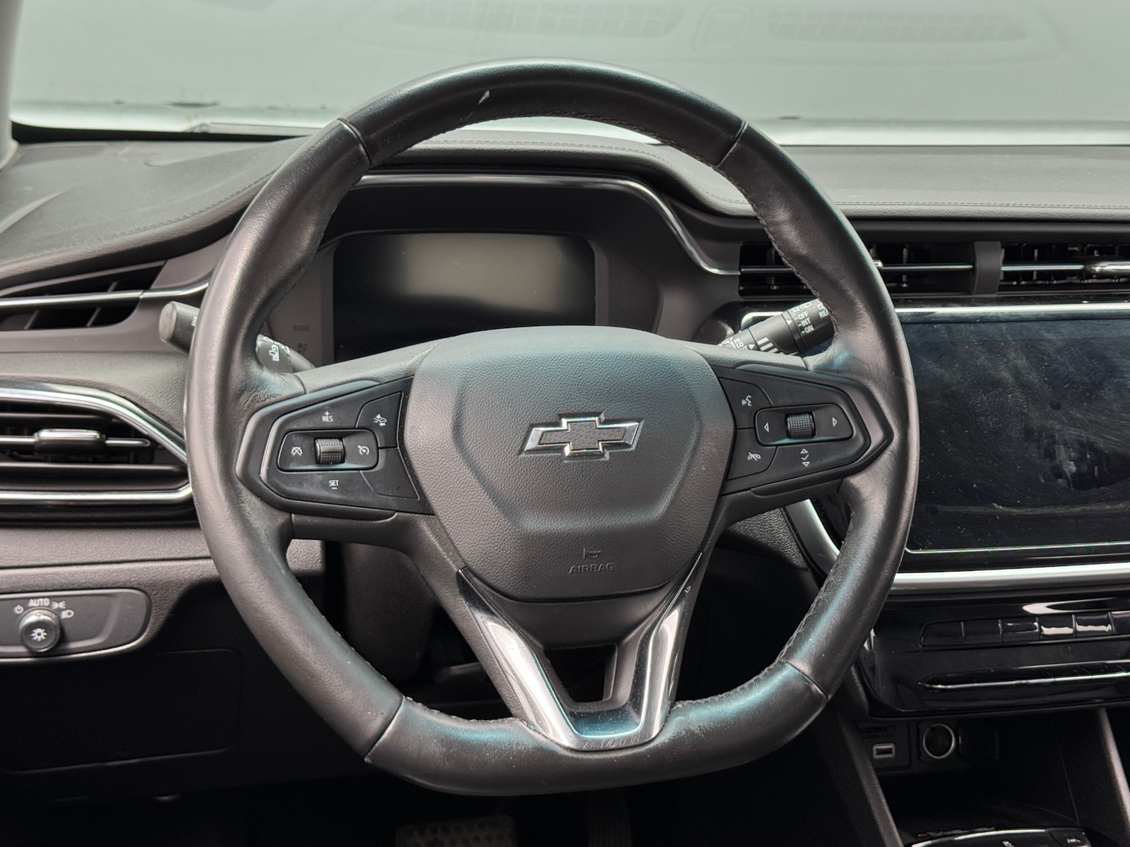 Thumbnail: 2023 Chevrolet Bolt EV - 4
