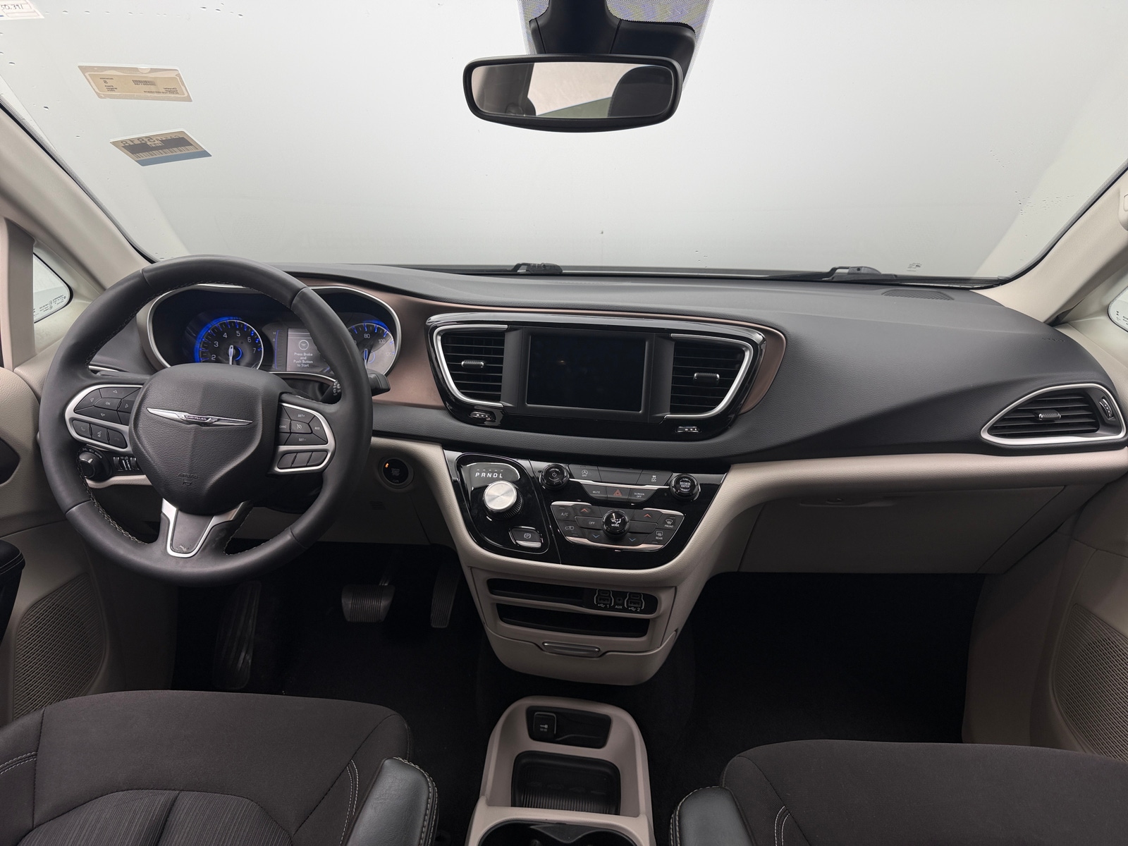 Thumbnail: 2024 Chrysler Voyager - 3