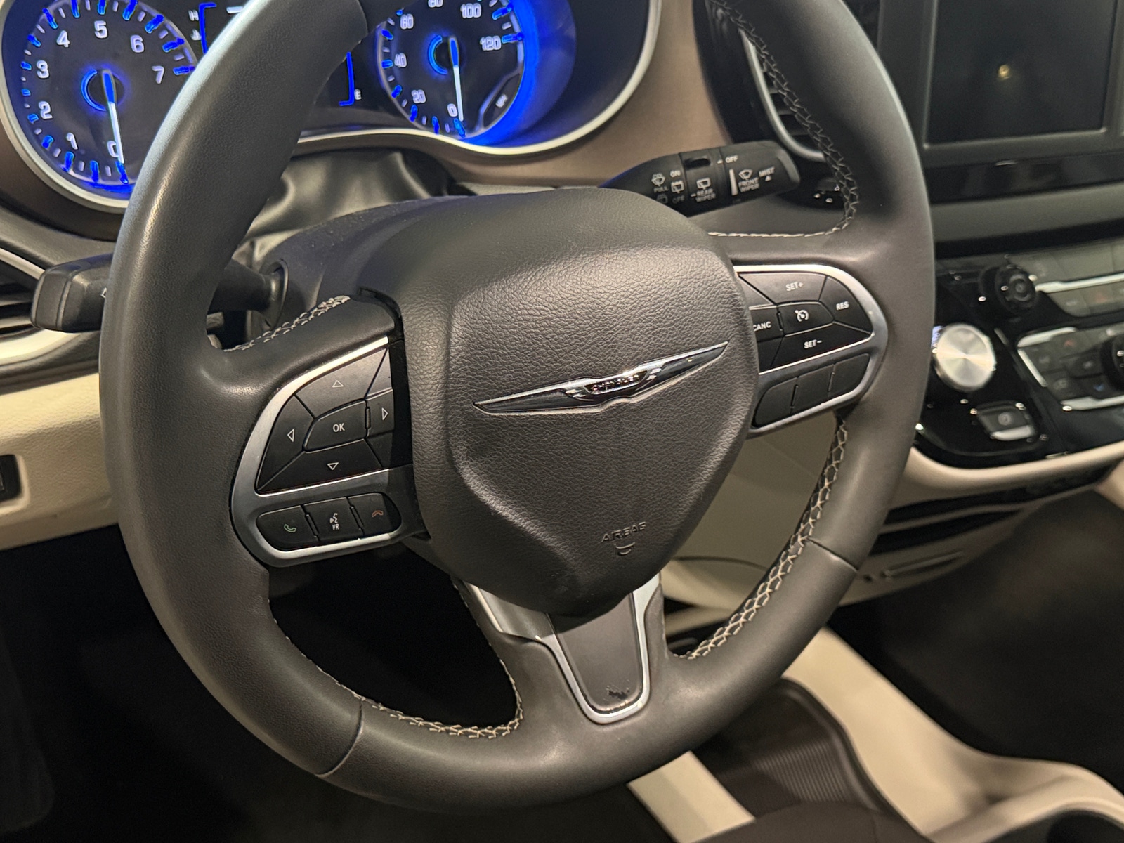 Thumbnail: 2024 Chrysler Voyager - 5