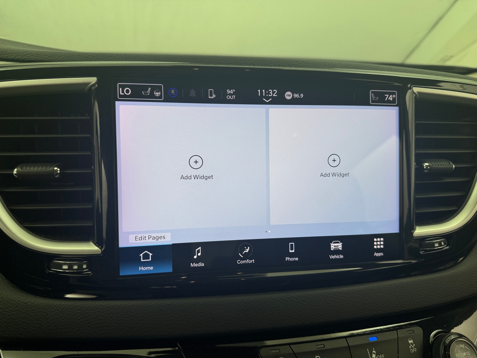 Thumbnail: 2024 Chrysler Pacifica - 3